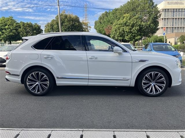 BENTLEY BENTAYGA 2022