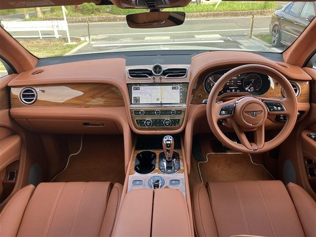 BENTLEY BENTAYGA 2022