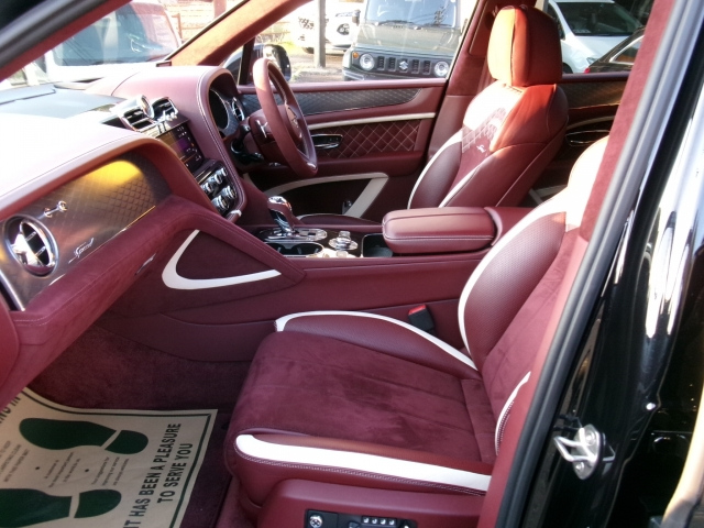 BENTLEY BENTAYGA 2022