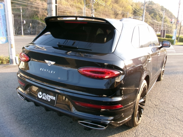 BENTLEY BENTAYGA 2022