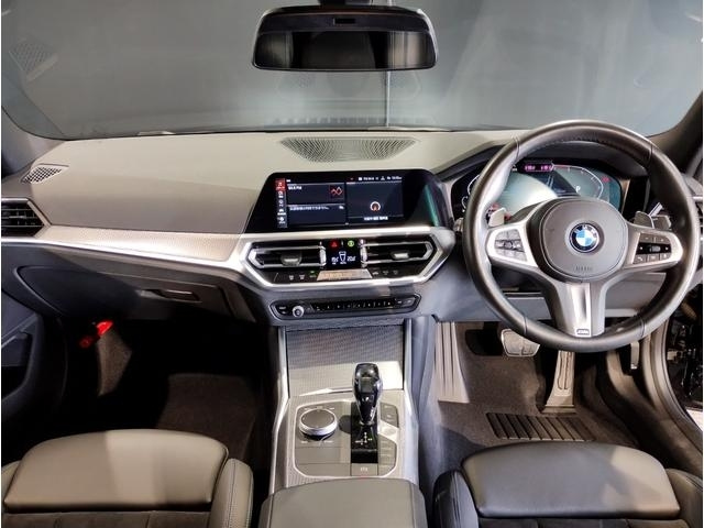 BMW 3 SERIES 318i M Sports 2021