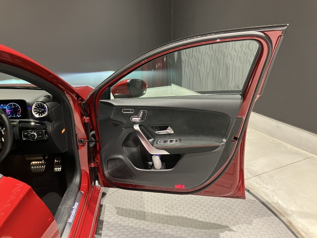 MERCEDES BENZ A CLASS