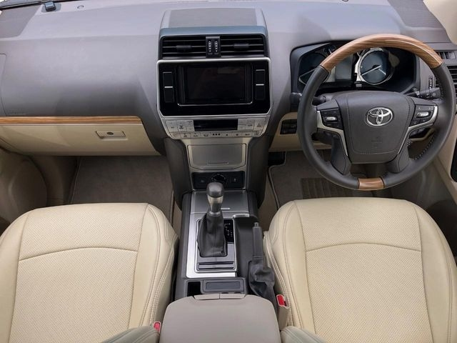 TOYOTA LAND CRUISER PRADO TX 2023