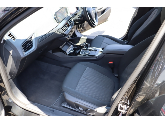 BMW 1-SERIES 118d 2022