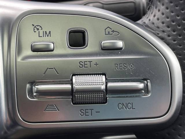 MERCEDES BENZ GLA CLASS 2021