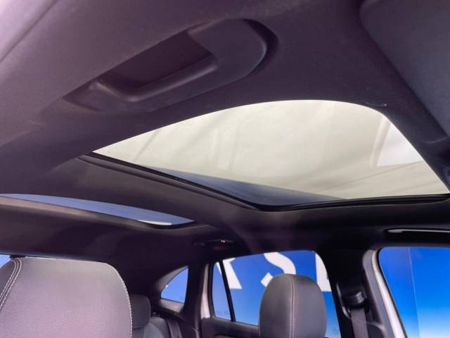 MERCEDES BENZ GLA CLASS 2022