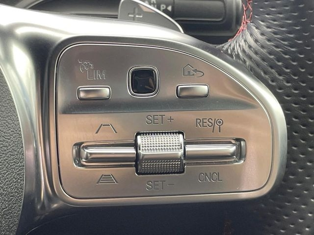 MERCEDES BENZ A CLASS A200d AMG Line 2021