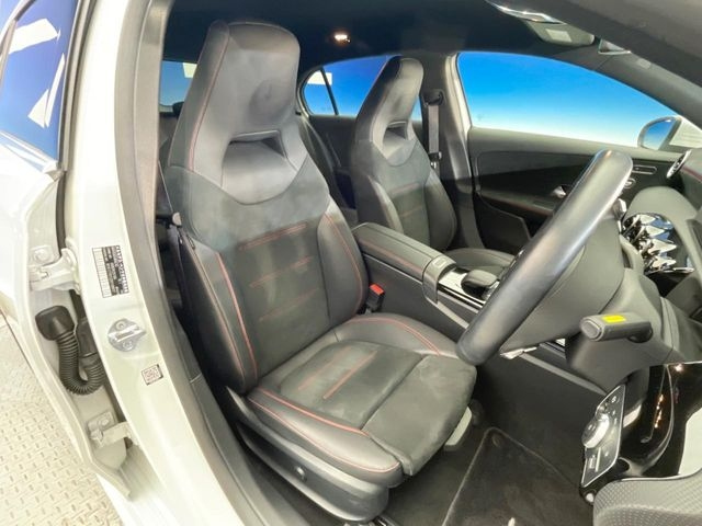 MERCEDES BENZ A CLASS A200d AMG Line 2021