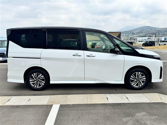 NISSAN SERENA 2025