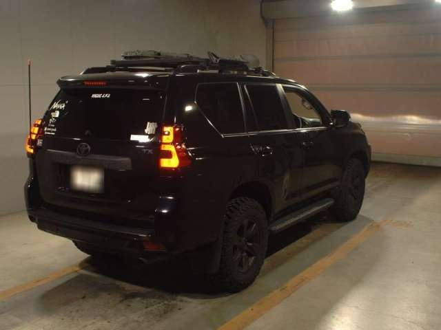 TOYOTA LAND CRUISER PRADO 2023