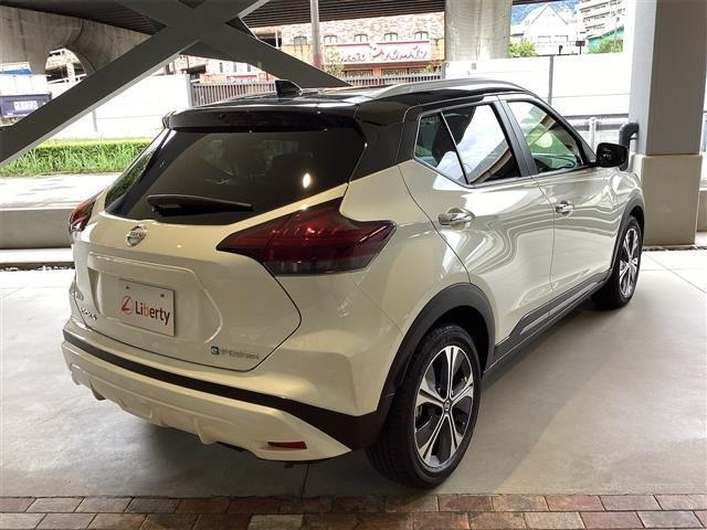 NISSAN KICKS 2025