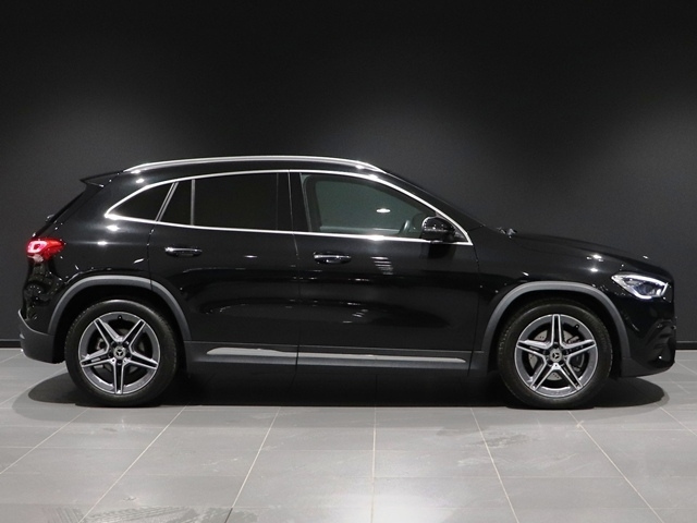 MERCEDES BENZ GLA CLASS 2022