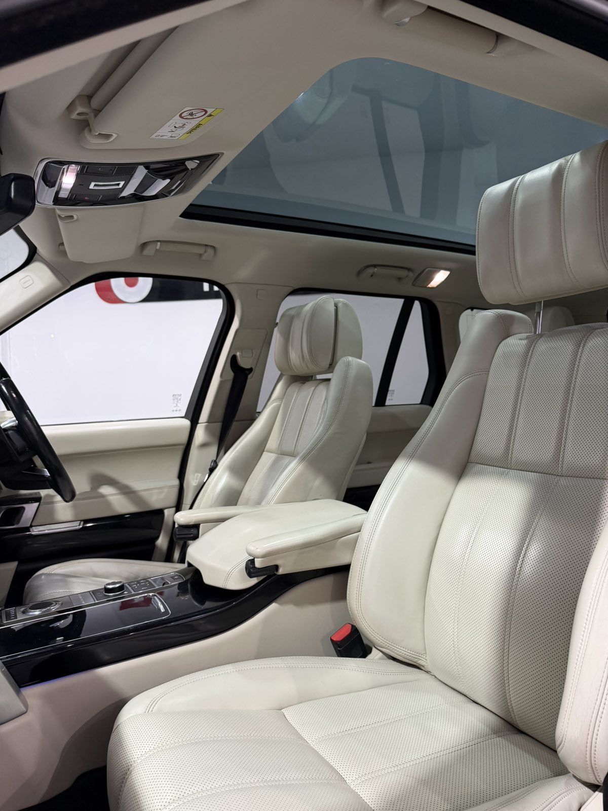 2015 Land Rover Range Rover Vogue- STOCK