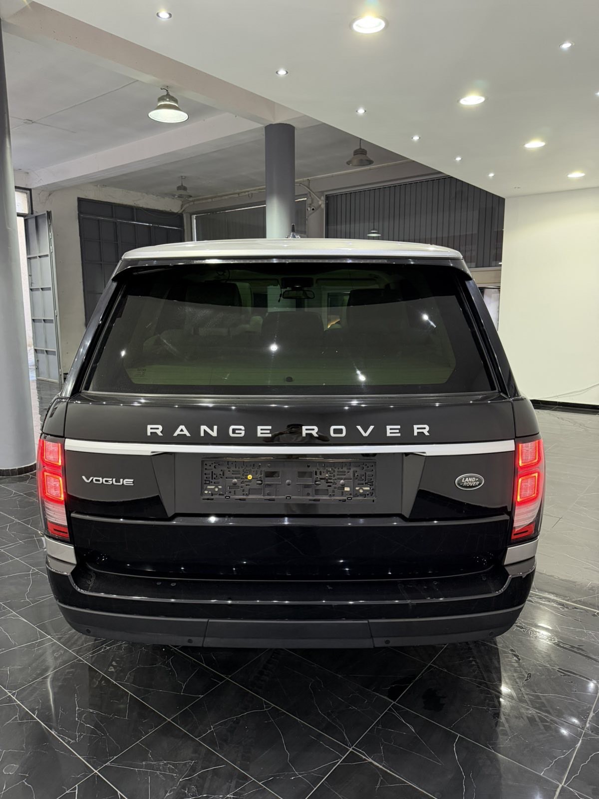 2015 Land Rover Range Rover Vogue- STOCK