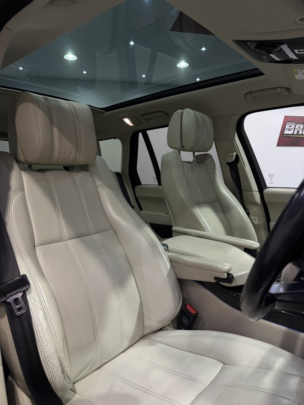 2015 Land Rover Range Rover Vogue- STOCK