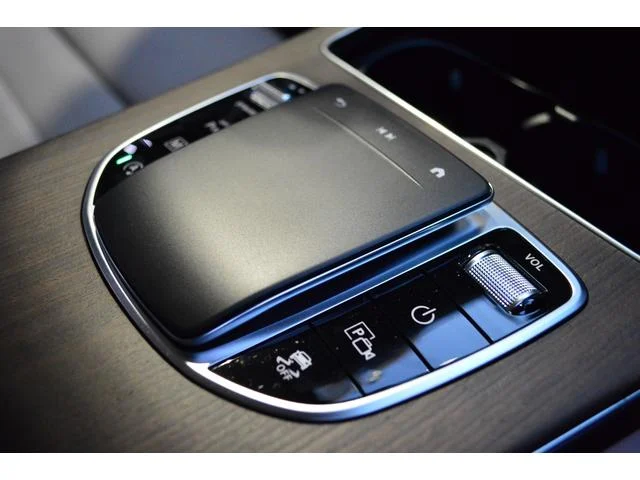 Mercedes-Benz GLC-Class  2022