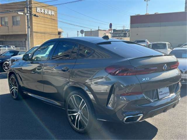 BMW X6 2022 x Drive 35d M Sports