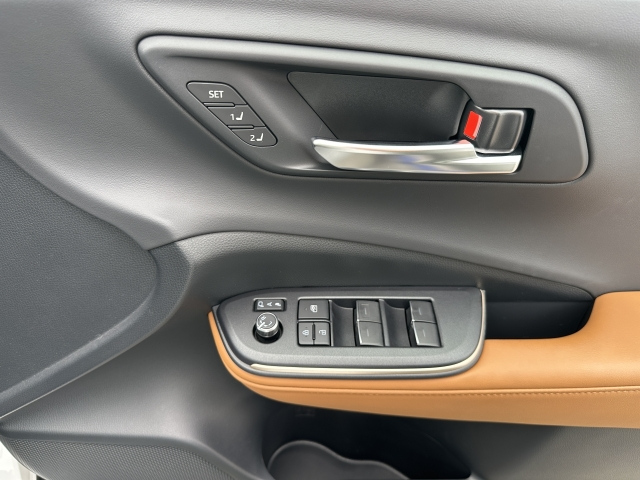 TOYOTA CROWN CROSSOVER 2024 TZSH35  RS