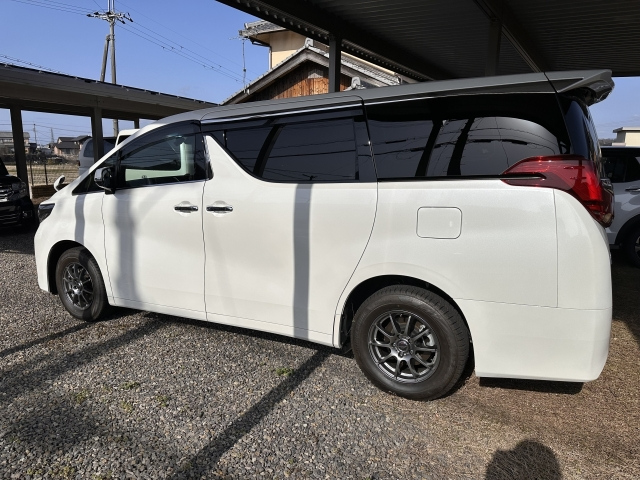 Toyota Alphard 2,5L 2023