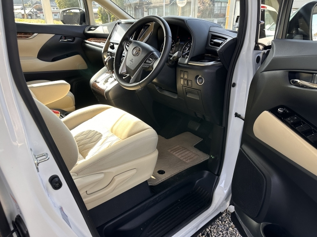 Toyota Alphard 2,5L 2023