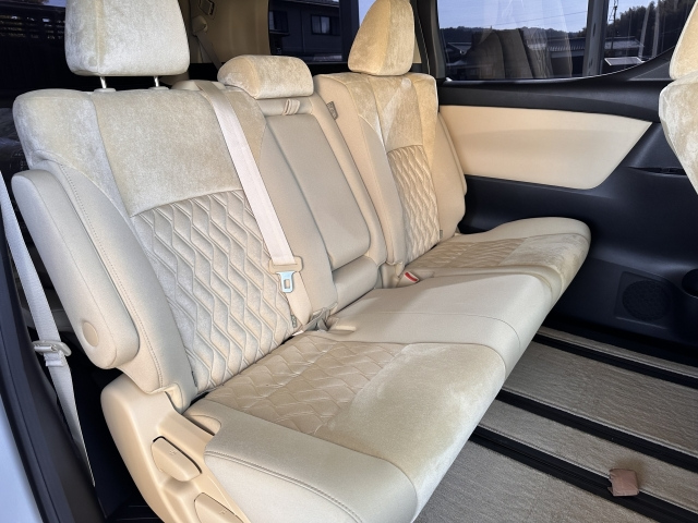 Toyota Alphard 2,5L 2023