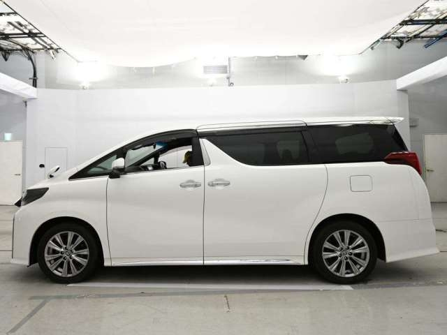 Toyota Alphard 2,5L 2023