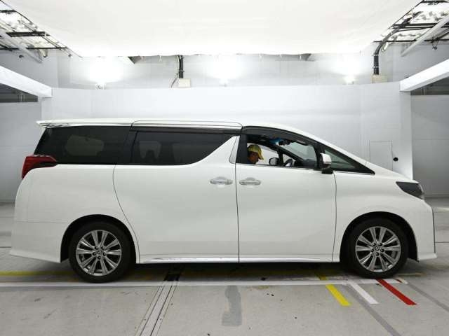 Toyota Alphard 2,5L 2023