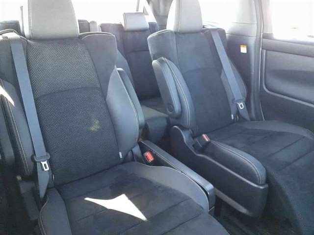 Toyota Alphard 2,5L 2023